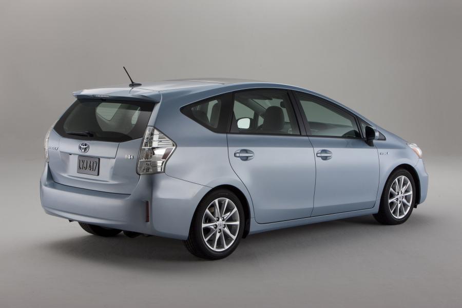  Toyota Prius V 2011 года  (фото 73 из 208)